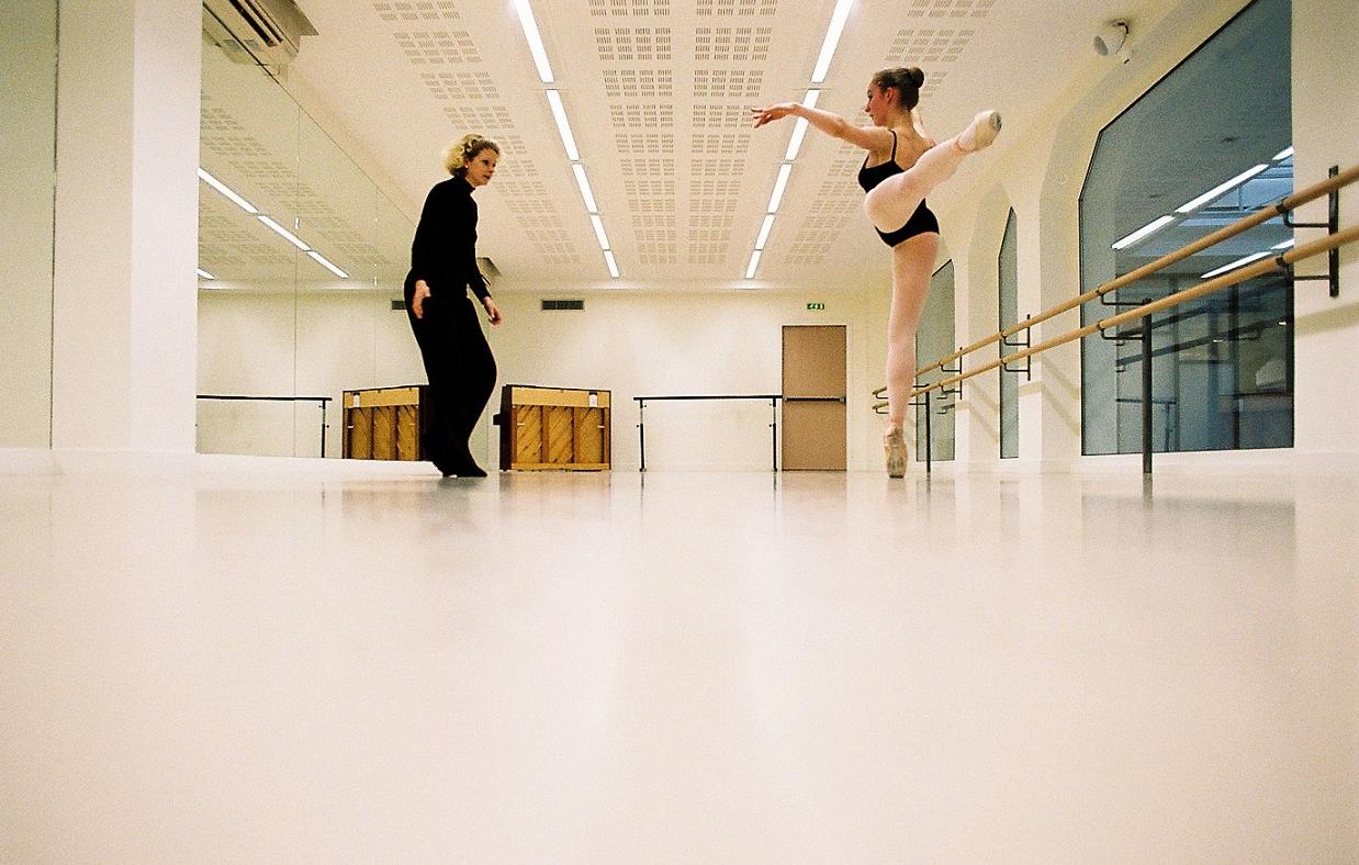 舞臺地板創(chuàng)新與品質(zhì)同行 打造品牌提升高度