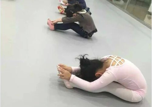 選購舞臺地板誤區(qū)多 消費者勿盲目判斷舞臺