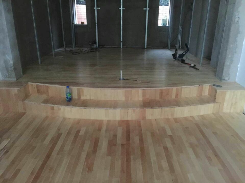 舞臺木地板旺季銷售雖然忙，提升用戶滿意度是關(guān)鍵