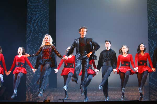 舞蹈演出場所舞蹈地膠的特殊性能和施工特點