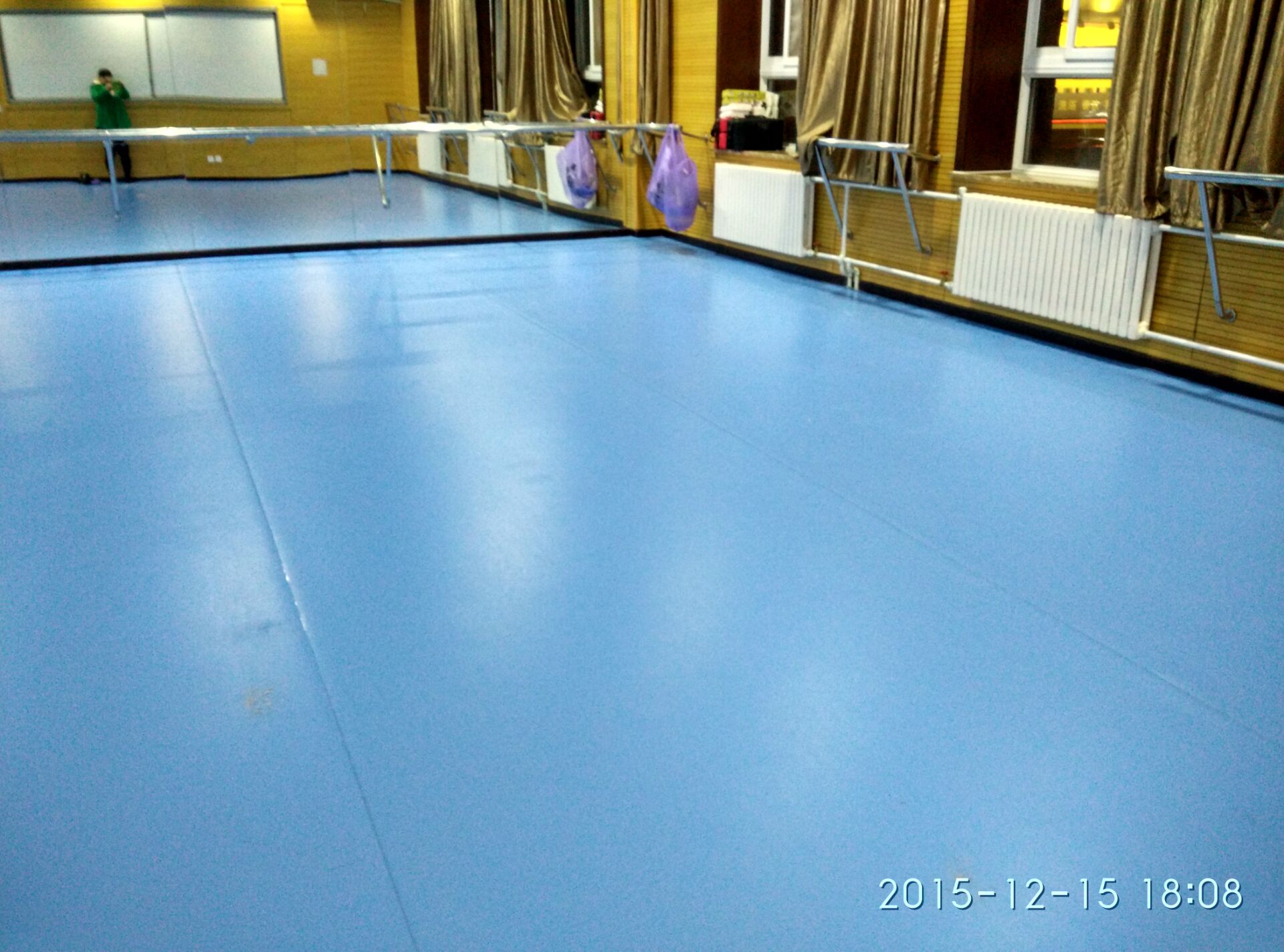 舞蹈地膠材質(zhì)規(guī)格多大 專業(yè)優(yōu)質(zhì)就會受到消費者歡迎