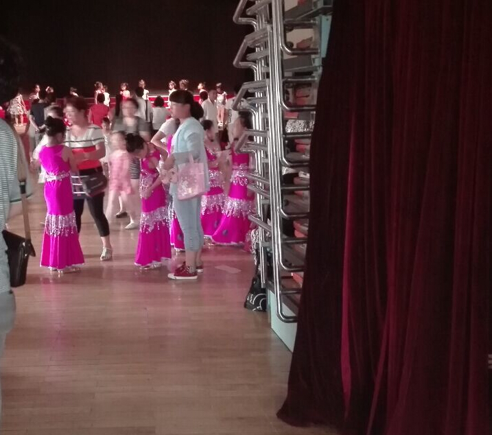 天津南開少年宮舞臺(tái)專用舞蹈地板鋪設(shè)案例