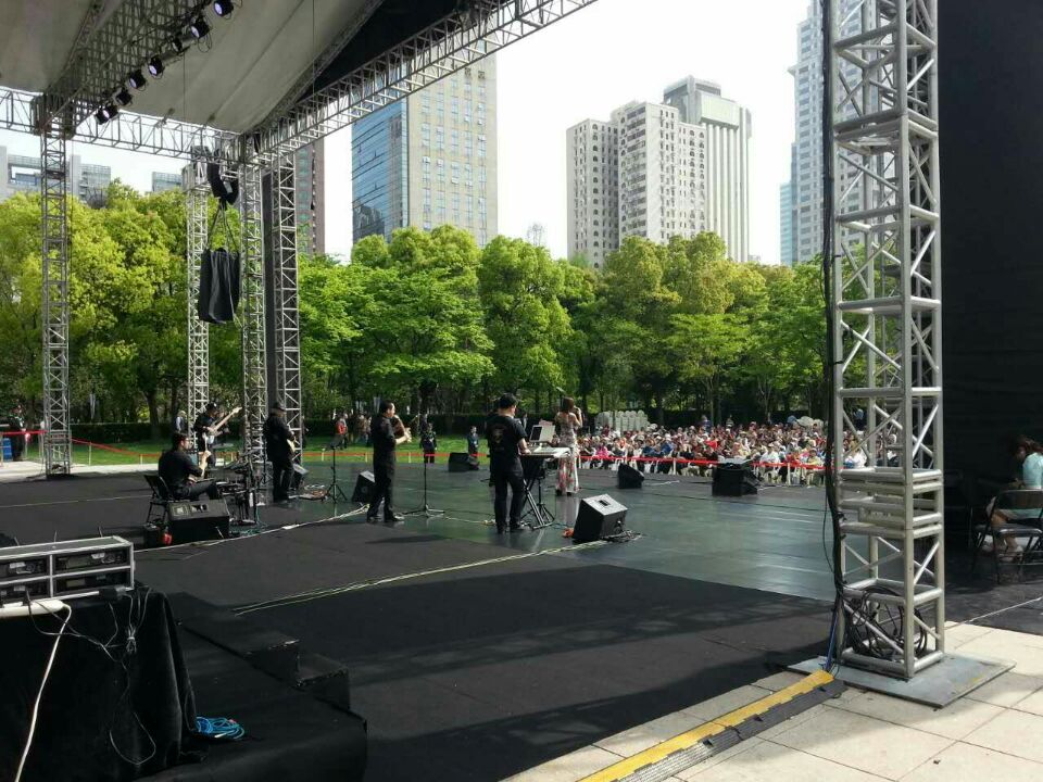 舞臺(tái)地膠--上海興浦演藝公司成功案例