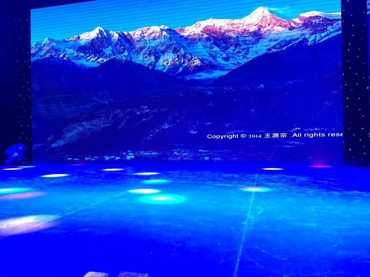 舞臺(tái)地膠--重慶南開中學(xué)大禮堂成功案例