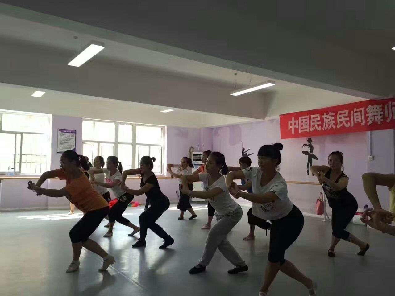 舞蹈地膠--江蘇徐州舞蹈培訓(xùn)室成功案例