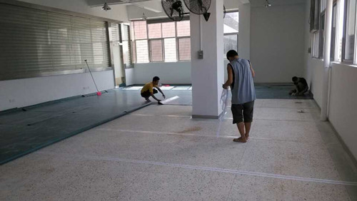 進(jìn)口舞蹈地膠鋪設(shè)現(xiàn)場(chǎng) 進(jìn)口舞蹈地膠鋪設(shè)現(xiàn)場(chǎng)